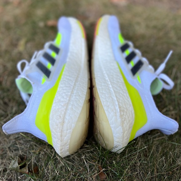 adidas Ultra Boost 21, Womens 8.5, White Solar Green - Picture 12 of 14